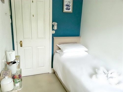 Rosemead Guest House Claygate Dış mekan fotoğraf