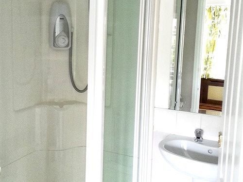 Rosemead Guest House Claygate Dış mekan fotoğraf